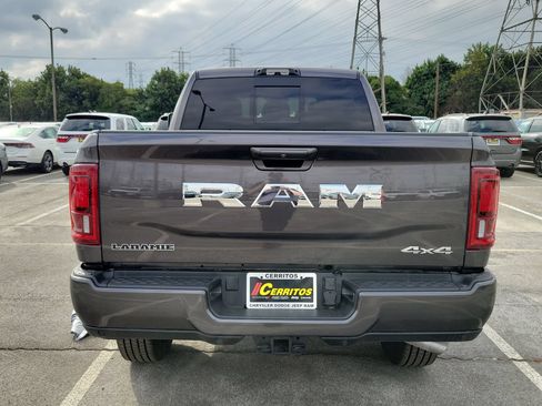 New 2026 RAM 2500 Laramie AWD/4WD image 21