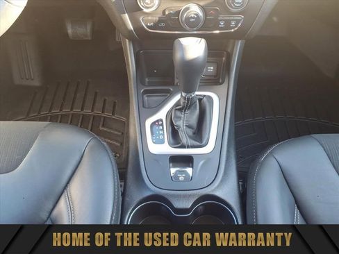 Used 2018 Jeep Cherokee Latitude Plus image 26