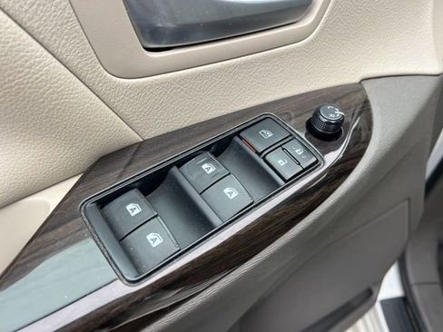 Used 2016 Toyota Sienna XLE image 25