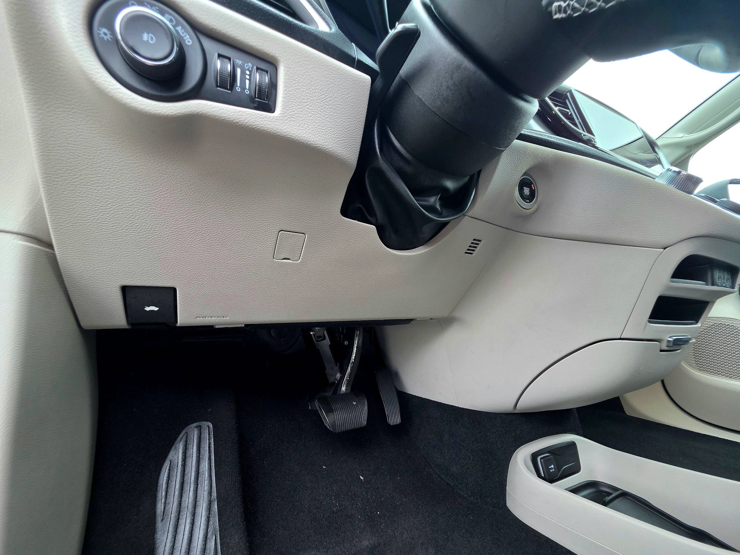 Used 2023 Chrysler Pacifica Touring-L FWD image 41