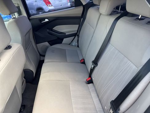 Used 2018 Ford Focus SE FWD image 16