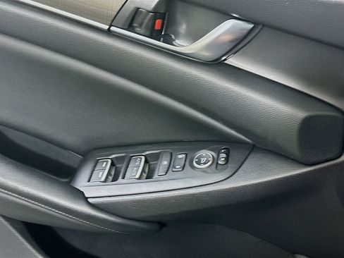 Used 2018 Honda Accord Sport image 15