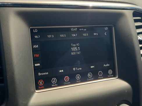 Used 2021 Jeep Grand Cherokee Laredo AWD/4WD image 23