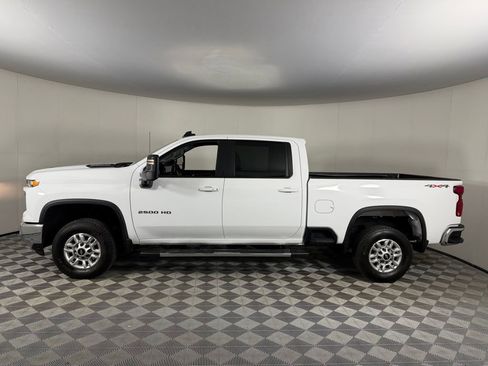 Used 2025 Chevrolet Silverado 2500 LT w/ Convenience Package AWD/4WD image 10