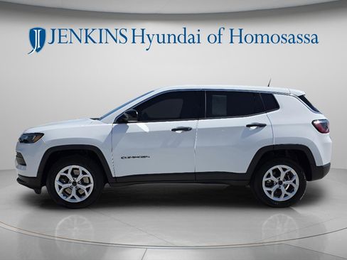 Used 2025 Jeep Compass Sport AWD/4WD image 9
