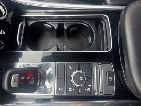 Used 2018 Land Rover Range Rover Sport HSE Dynamic image 13