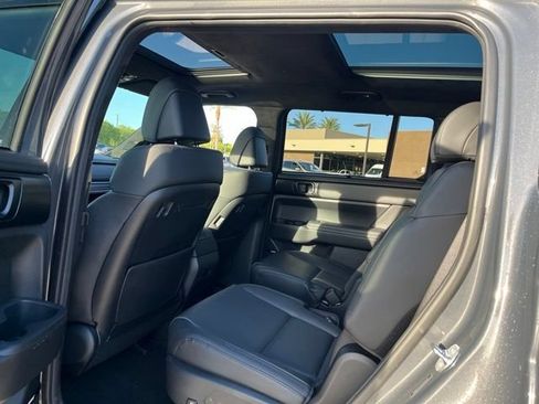 Used 2025 Hyundai Santa Fe Calligraphy FWD image 14