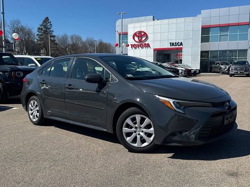 Used 2024 Toyota Corolla LE image 1
