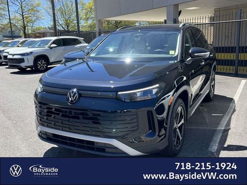 New 2026 Volkswagen Tiguan SE AWD/4WD image 8