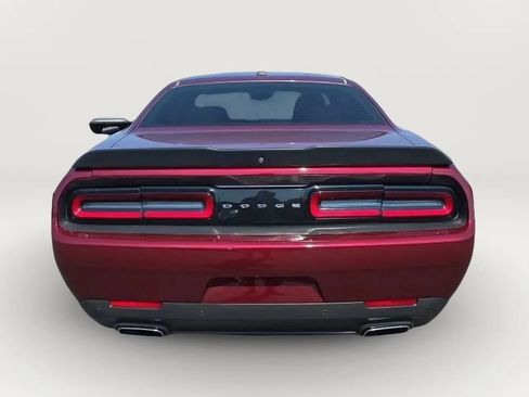 Used 2019 Dodge Challenger GT w/ Driver Convenience Group RWD image 8