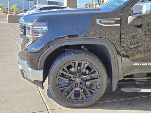 Used 2022 GMC Sierra 1500 SLT w/ SLT Premium Plus Package image 11
