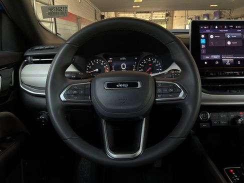 Used 2025 Jeep Compass Limited AWD/4WD image 34