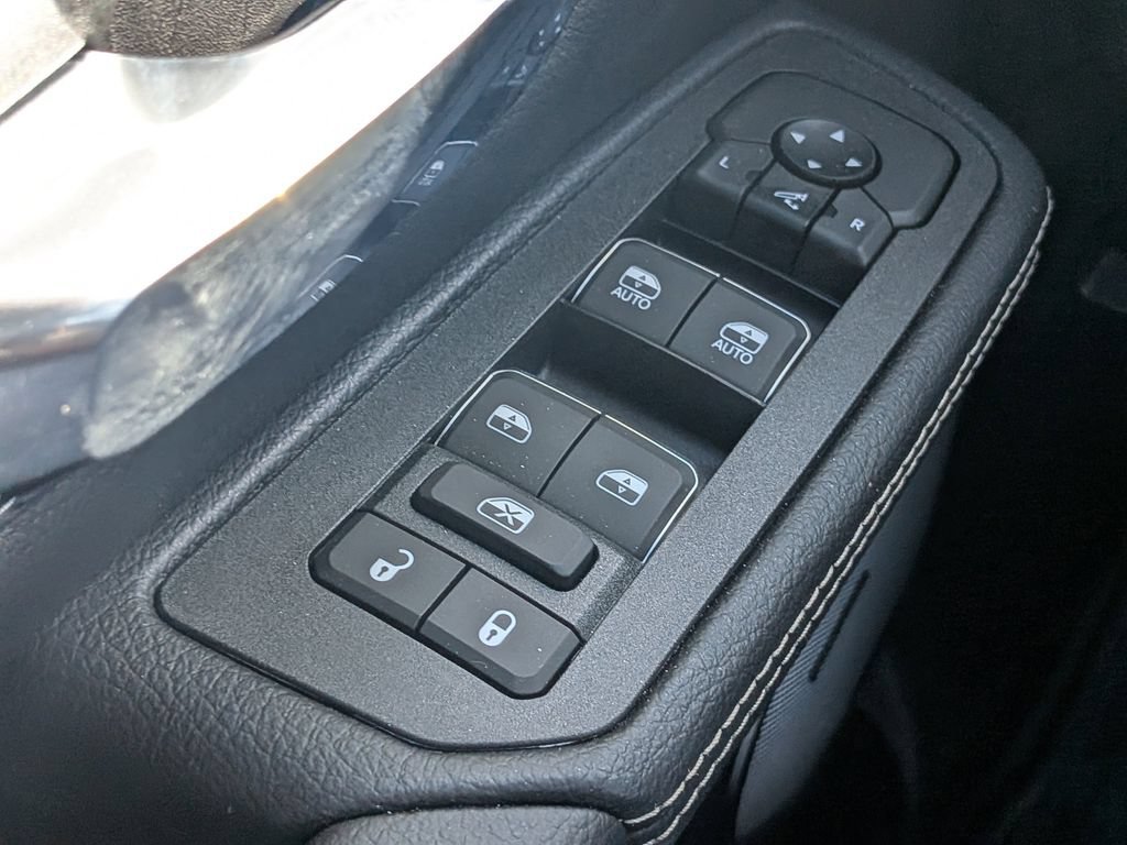 New 2026 RAM 1500 Laramie AWD/4WD image 24