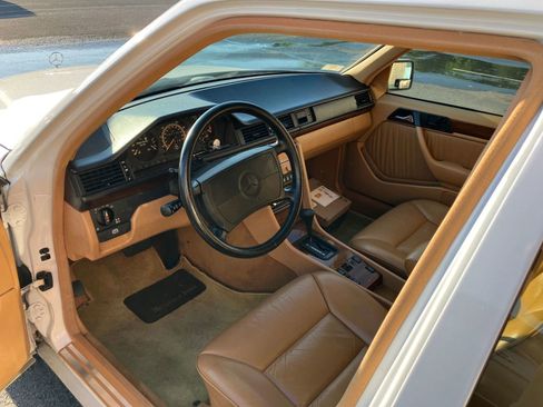 Used 1991 Mercedes-Benz 300 E 3.0 image 9