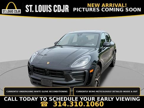 Used 2024 Porsche Macan AWD/4WD image 1