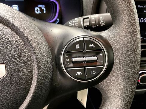 Used 2025 Kia Soul LX FWD image 25