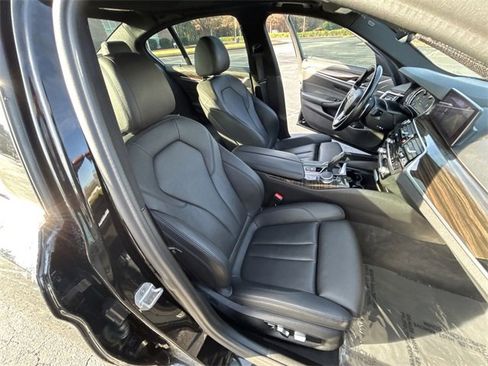 Used 2019 BMW 530e w/ Convenience Package image 16