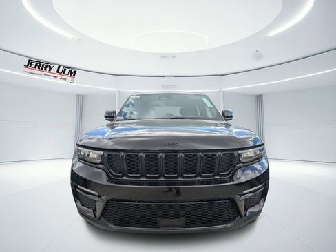 New 2025 Jeep Grand Cherokee Limited w/ Black Appearance Package image 7