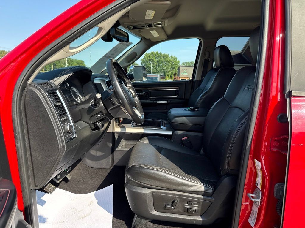 Used 2015 RAM 3500 Laramie AWD/4WD image 23