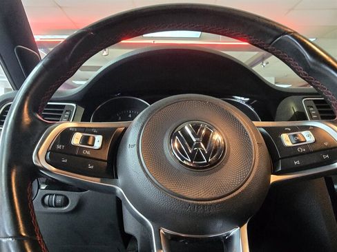 Used 2017 Volkswagen Jetta GLI FWD image 21