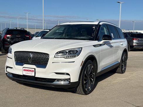 Used 2022 Lincoln Aviator Reserve w/ Equipment Group 201A image 2