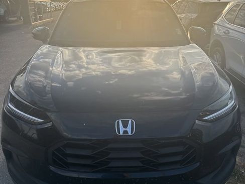 Used 2023 Honda HR-V Sport image 2