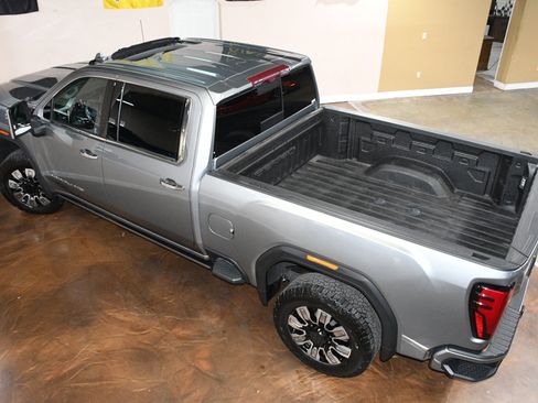 Used 2024 GMC Sierra 2500 Denali w/ Denali Reserve Package AWD/4WD image 76