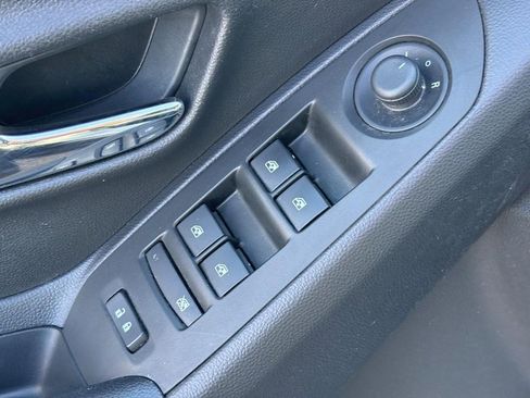 Used 2018 Chevrolet Trax LS image 15