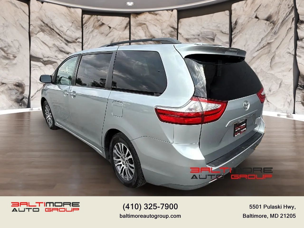 Used 2019 Toyota Sienna XLE Premium FWD image 6