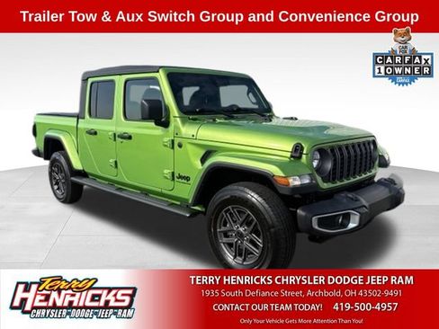 Used 2025 Jeep Gladiator Sport AWD/4WD image 1