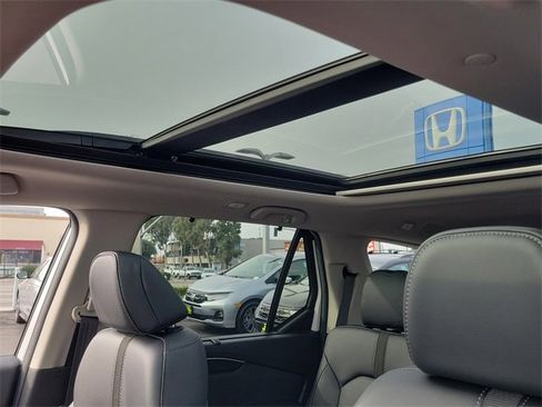 Certified 2024 Honda Pilot Touring image 34