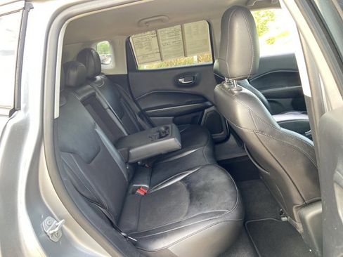 Used 2019 Jeep Compass Latitude FWD image 12