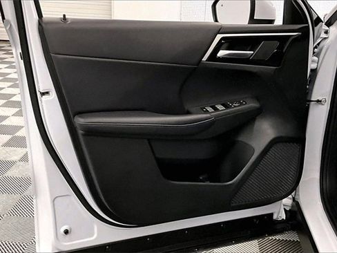 Used 2024 Mitsubishi Outlander Ralliart image 18