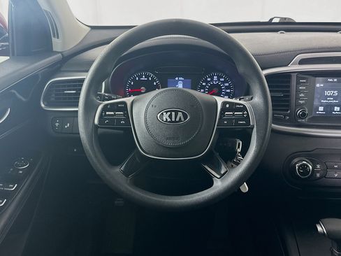 Used 2020 Kia Sorento LX image 17