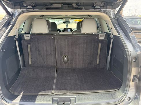 Used 2021 Toyota Highlander Limited FWD image 14