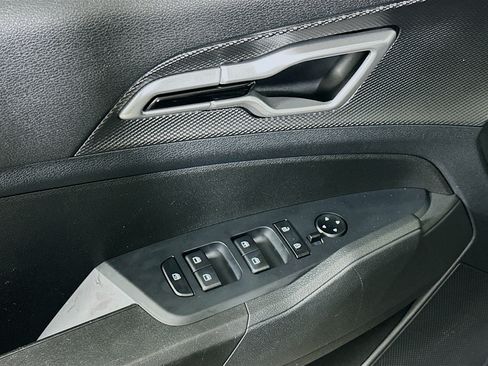 Used 2025 Kia Sportage LX FWD image 15