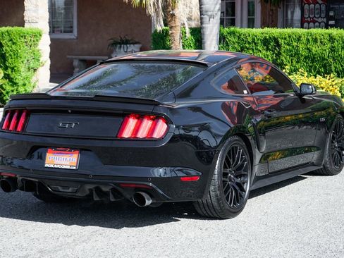 Used 2017 Ford Mustang GT w/ GT Performance Package image 9