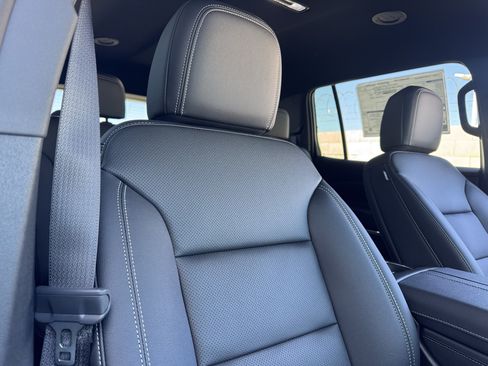 New 2026 Chevrolet Traverse LT w/ Midnight/Sport Edition AWD/4WD image 24