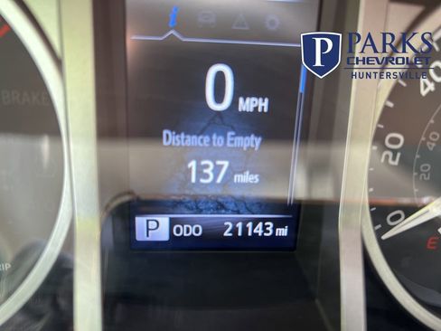 Used 2023 Toyota Tacoma SR5 w/ Technology Package image 28