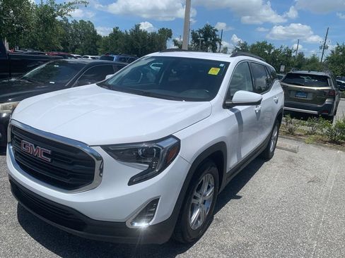 Used 2019 GMC Terrain SLE w/ Driver Convenience Package FWD image 2