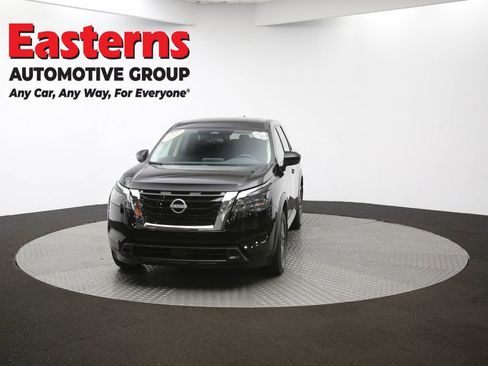 Used 2024 Nissan Pathfinder S image 54