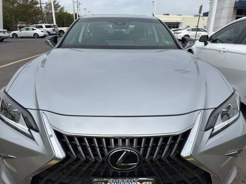 Used 2024 Lexus ES 350 w/ Premium Package image 2