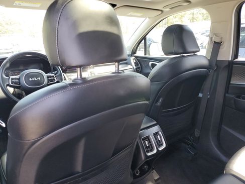 Used 2022 Kia Sorento S w/ Panoramic Sunroof Package image 14