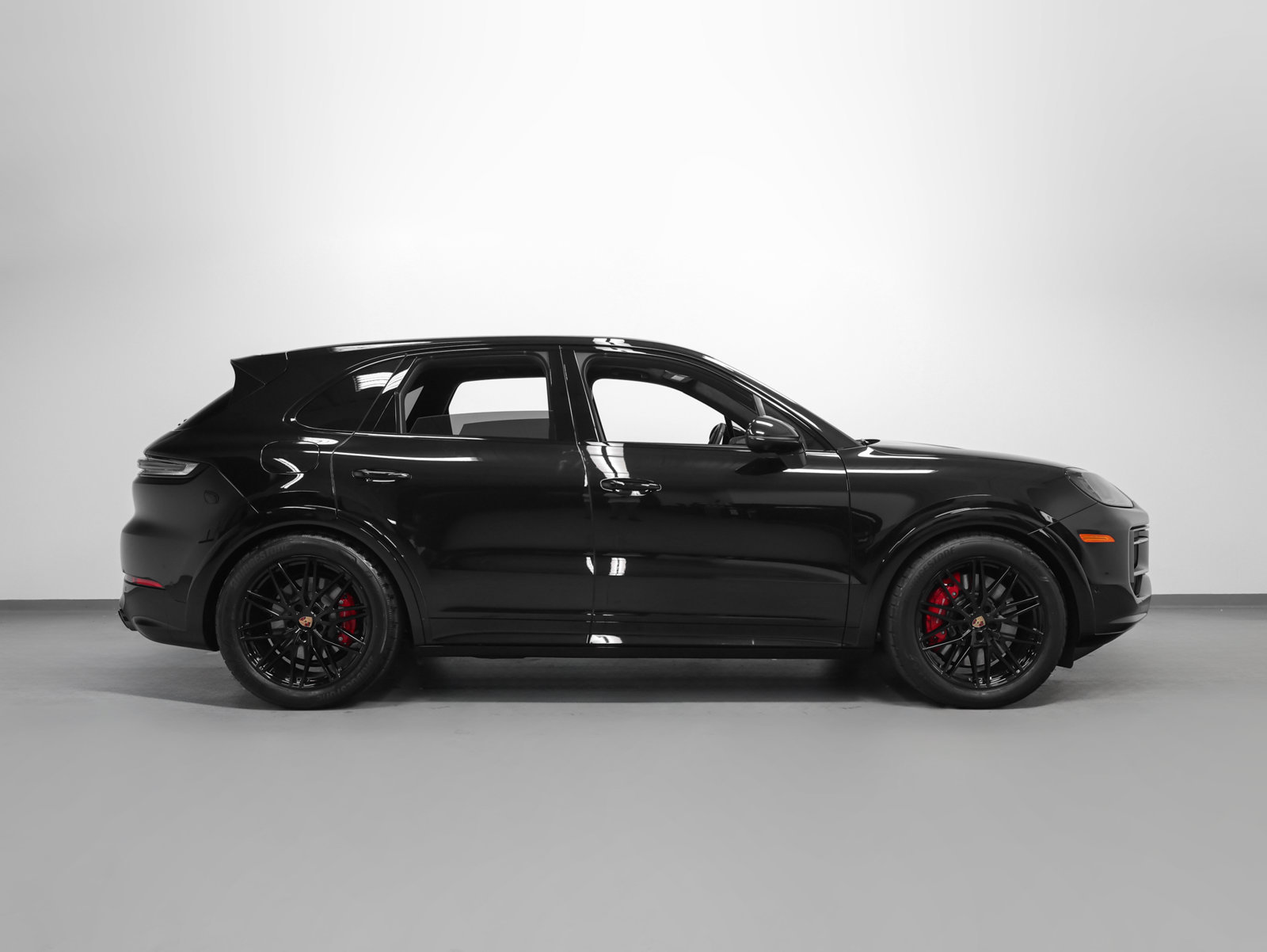 Certified 2026 Porsche Cayenne GTS AWD/4WD image 13