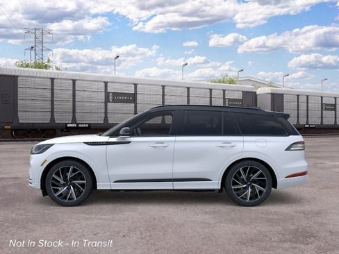 New 2026 Lincoln Aviator Black Label w/ Black Label Special Edition AWD/4WD image 3