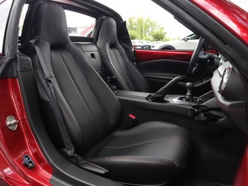 Used 2019 MAZDA MX-5 Miata RF Grand Touring w/ GT-S Package RWD image 9