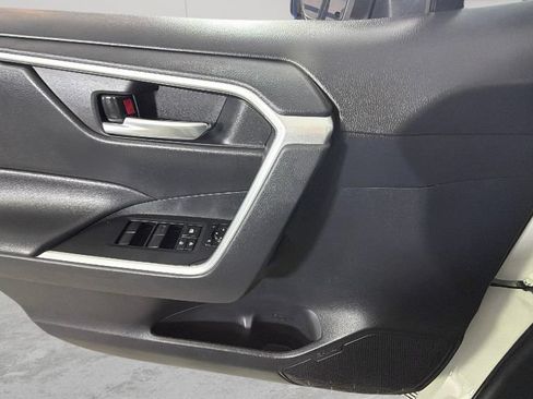 Used 2021 Toyota RAV4 XLE FWD image 23