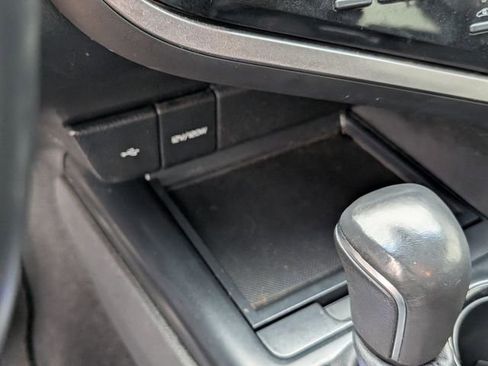 Used 2020 Toyota Camry SE image 17