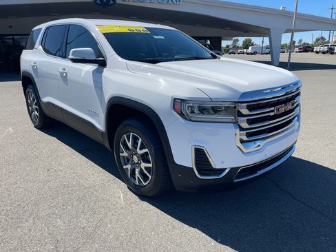 Used 2022 GMC Acadia SLE FWD image 3