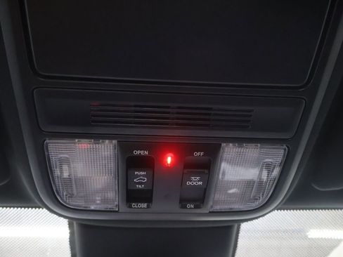Used 2023 Honda Odyssey Sport image 34